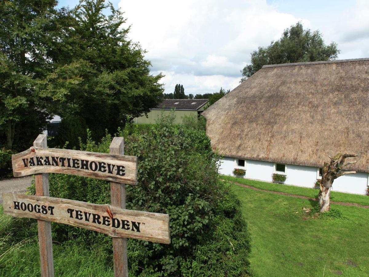 Quaint Farmhouse near River in Oosterwijk Leerdam Buitenkant foto