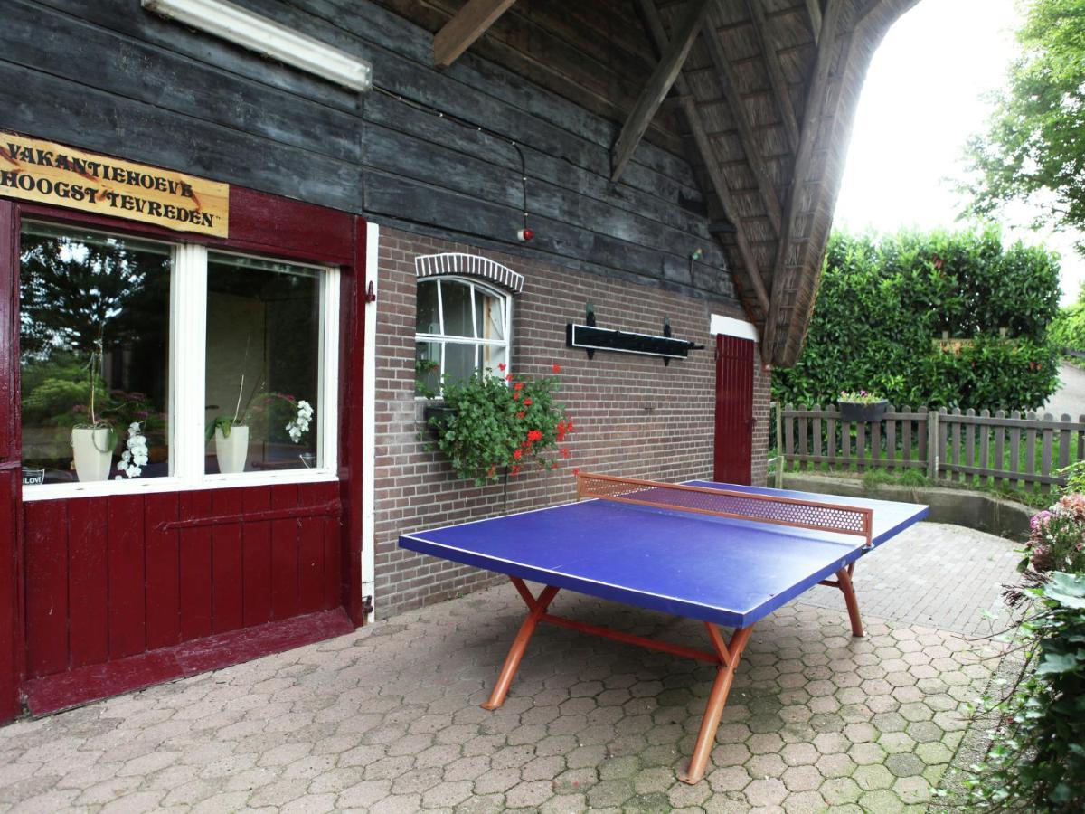 Quaint Farmhouse near River in Oosterwijk Leerdam Buitenkant foto